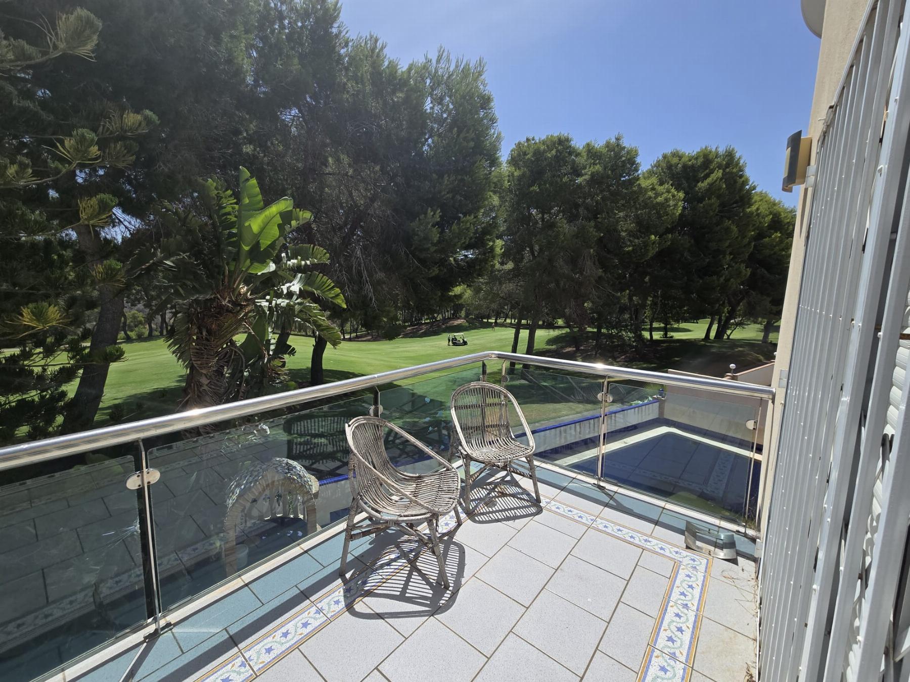 Venta de villa en Orihuela Costa