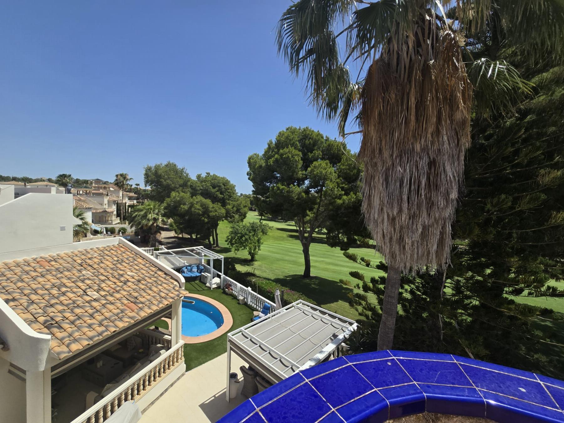 Venta de villa en Orihuela Costa