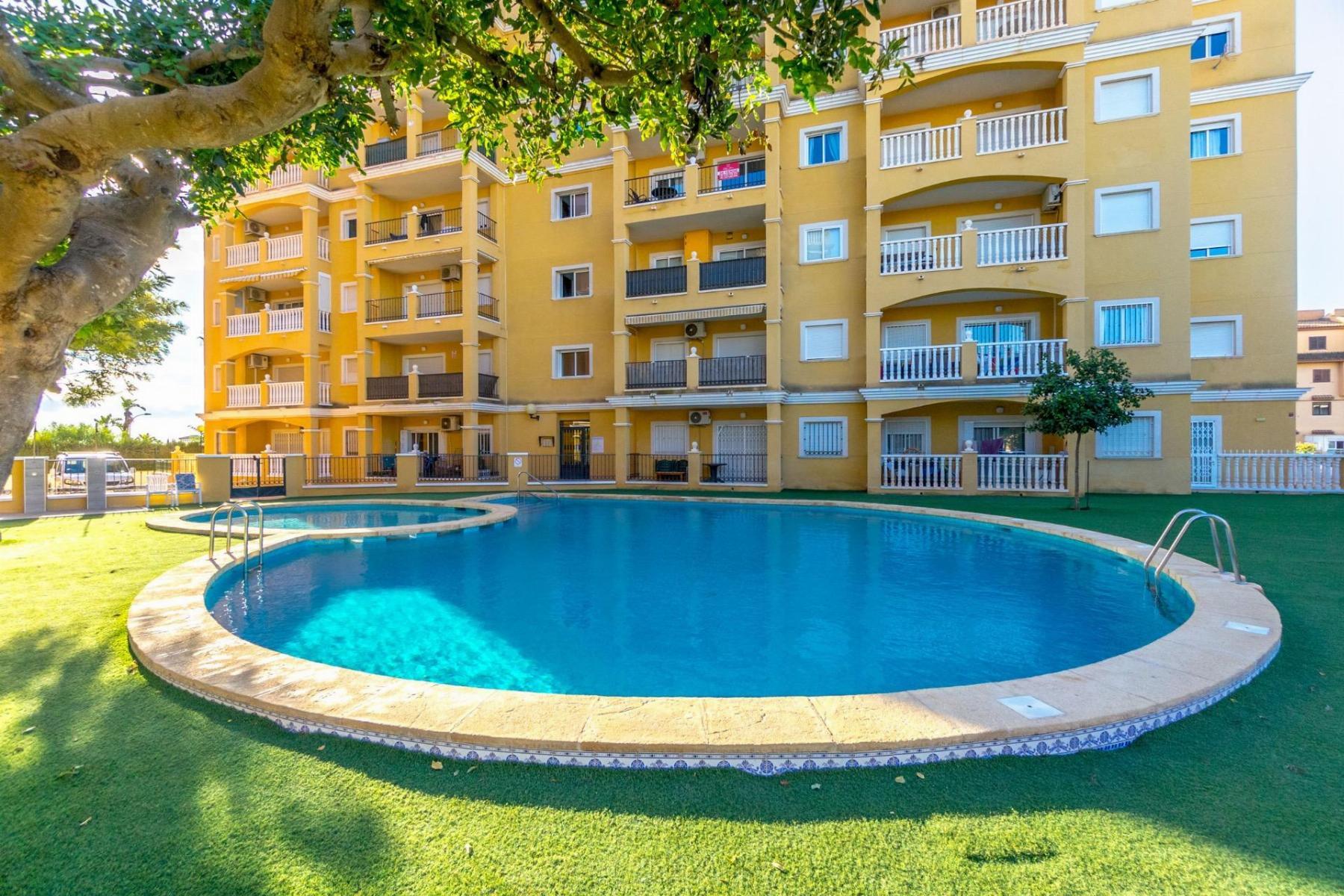 For sale of penthouse in Orihuela Costa