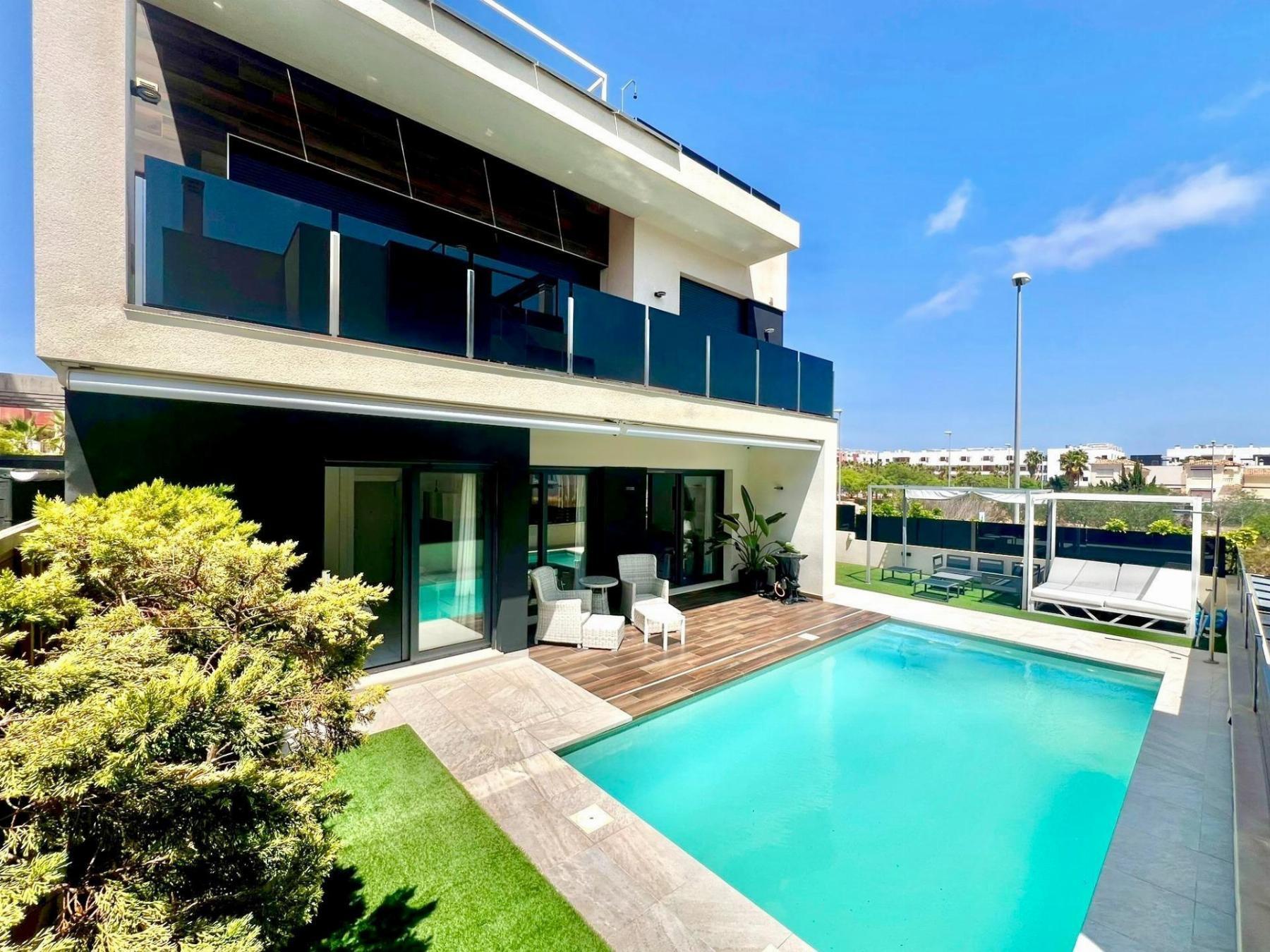 Venta de villa en Orihuela Costa