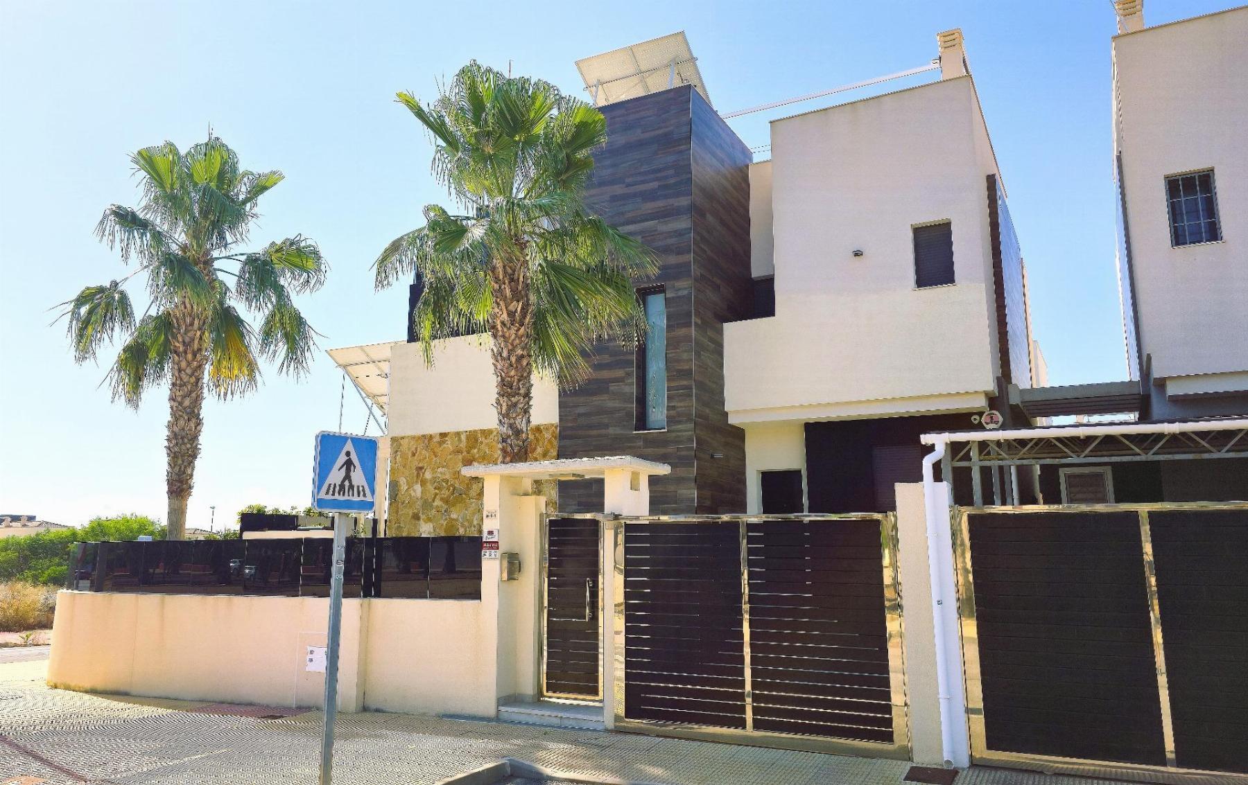 Venta de villa en Orihuela Costa