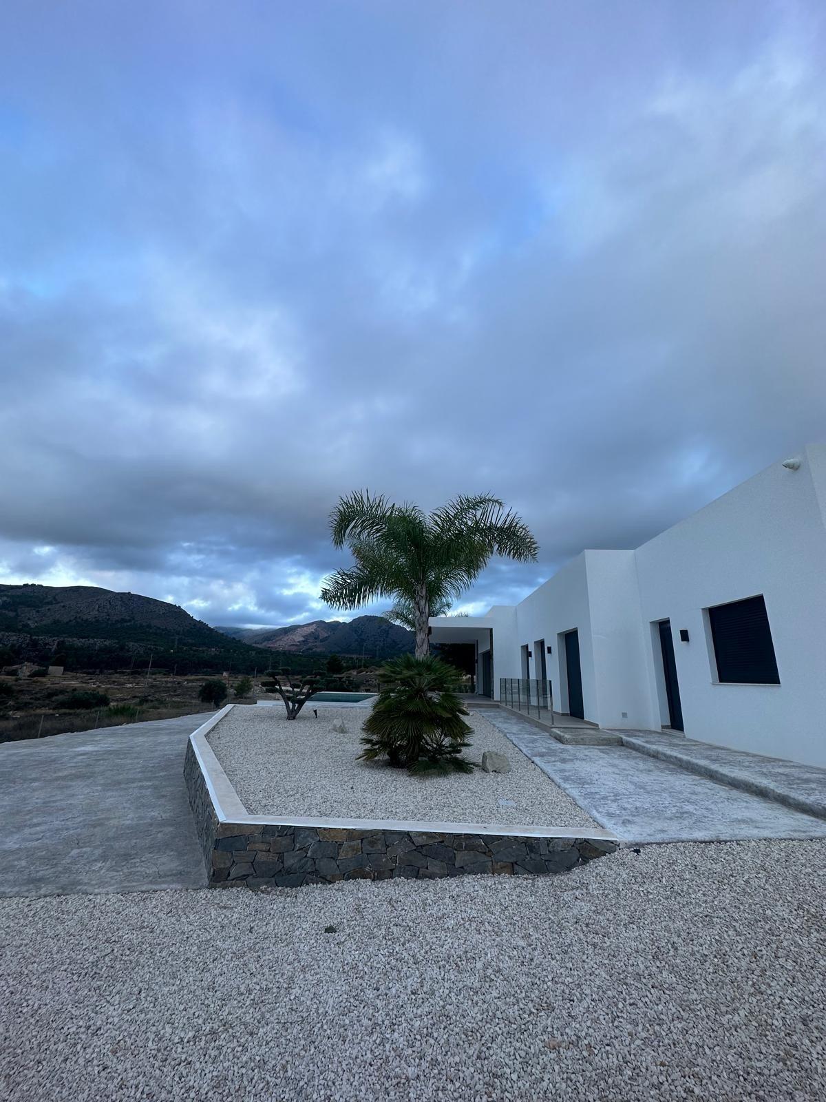 Venta de villa en Pinoso