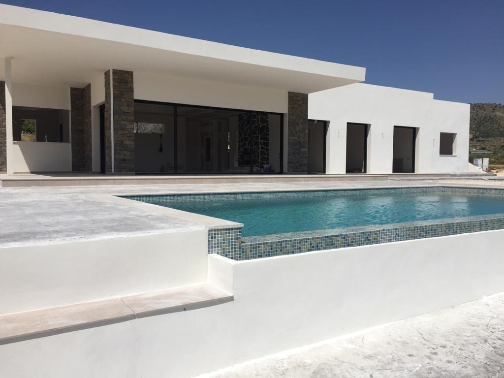 Venta de villa en Pinoso