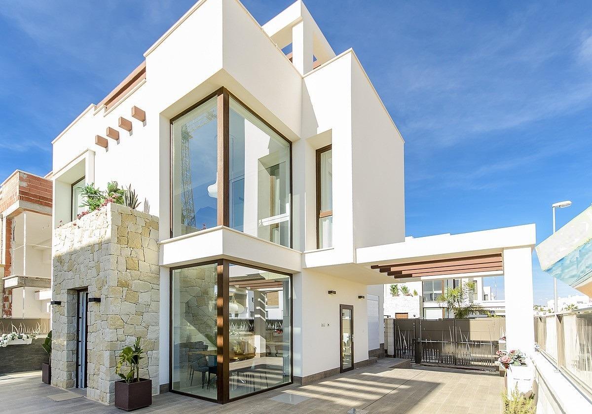 Venta de villa en Los Montesinos