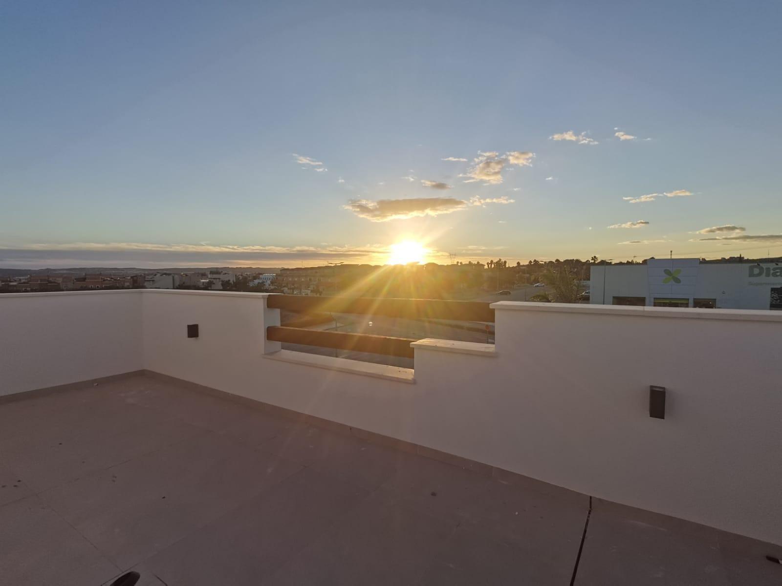 Venta de villa en Los Montesinos