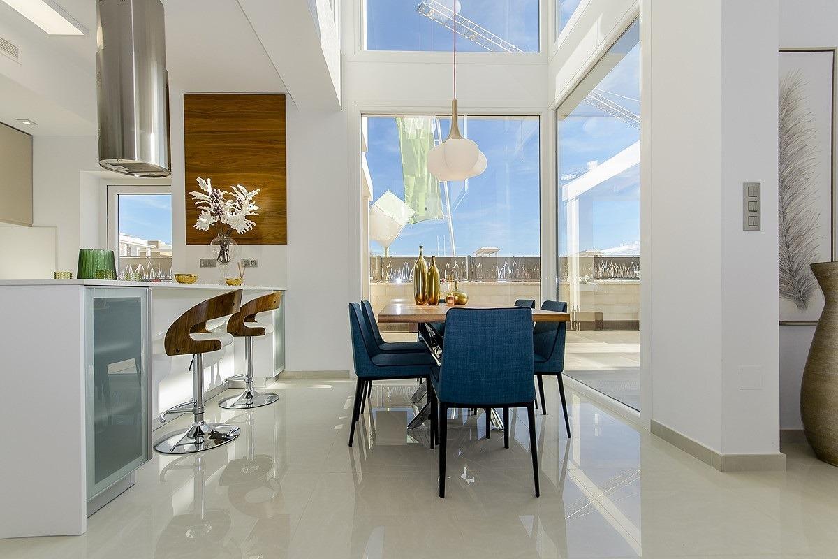 Venta de villa en Los Montesinos