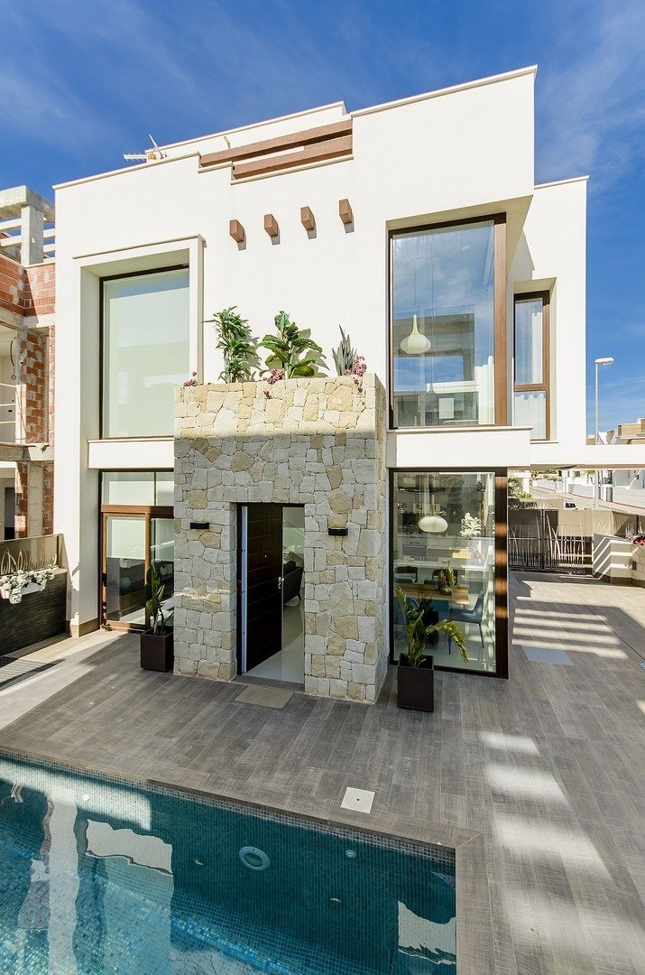 Venta de villa en Los Montesinos