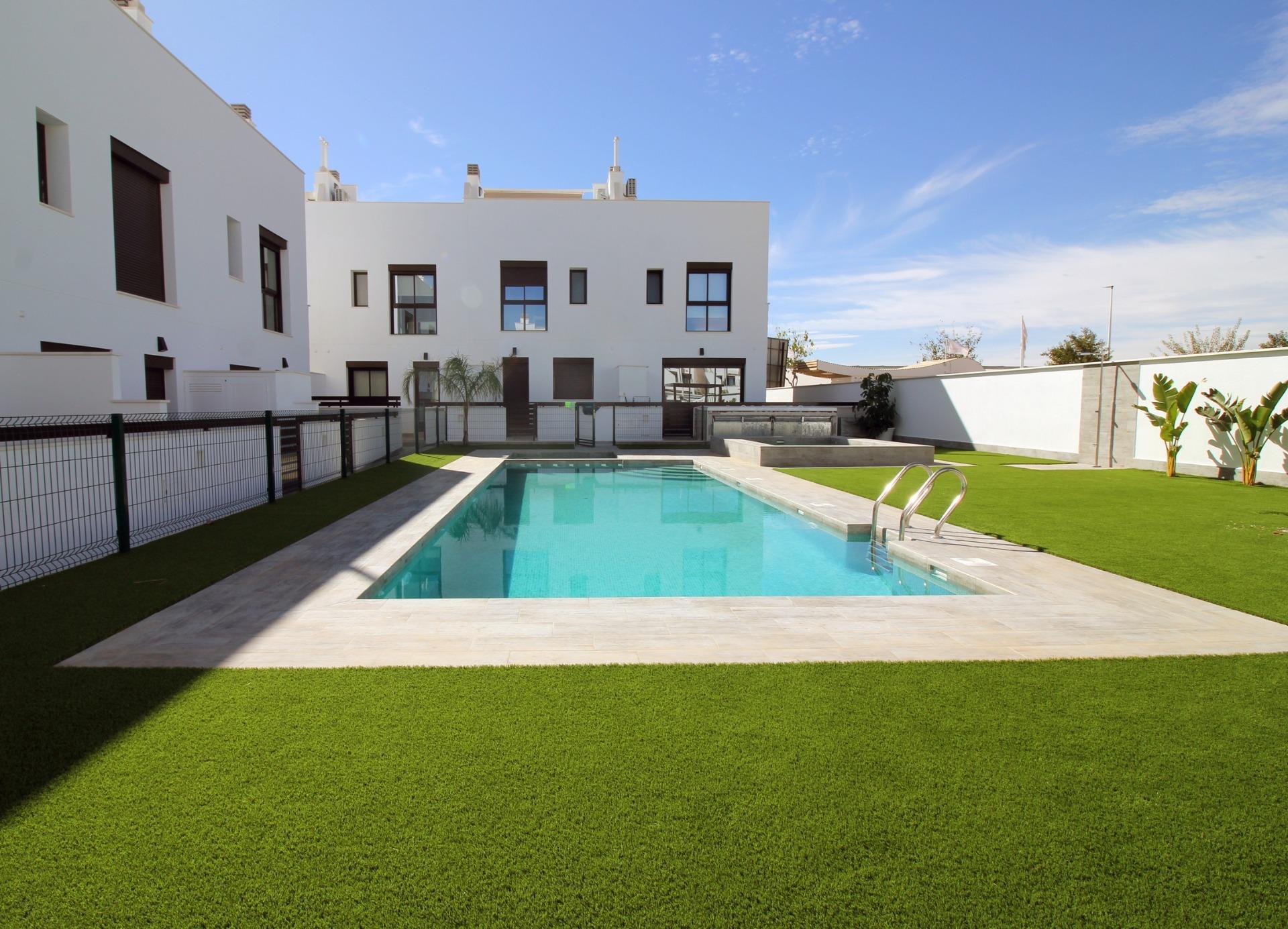 Venta de villa en Pilar de La Horadada