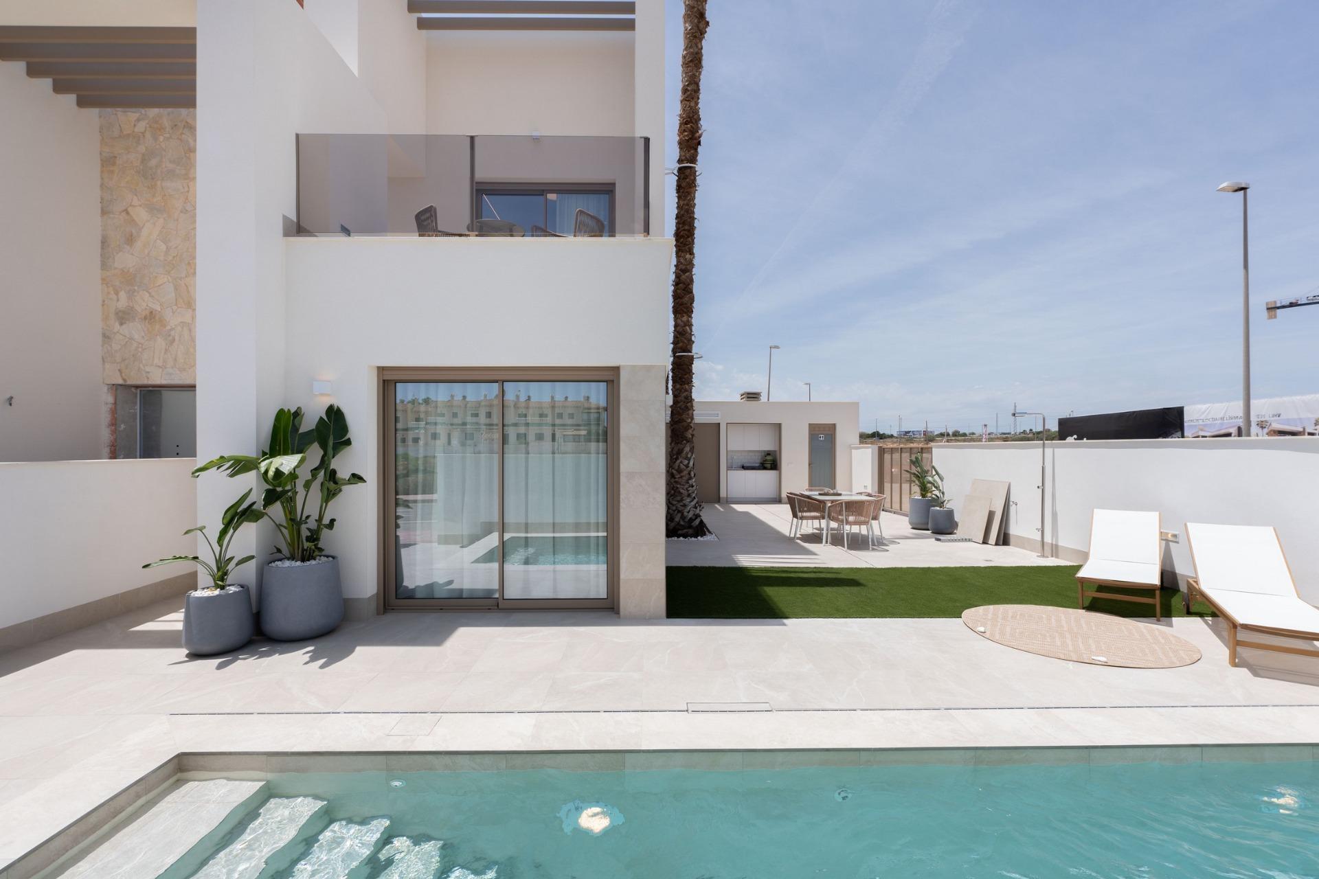 Venta de villa en Los Alcazares