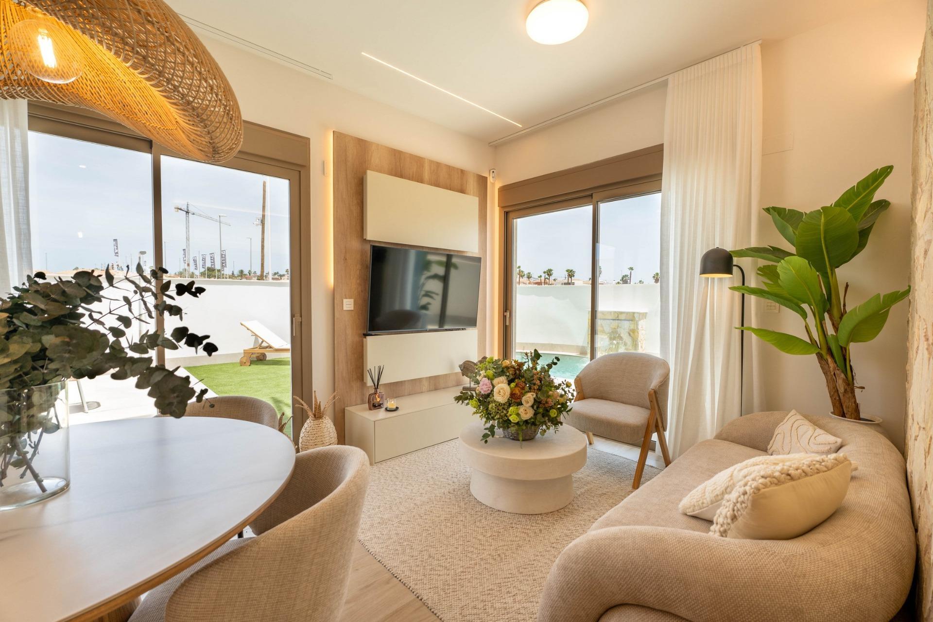 Venta de villa en Los Alcazares