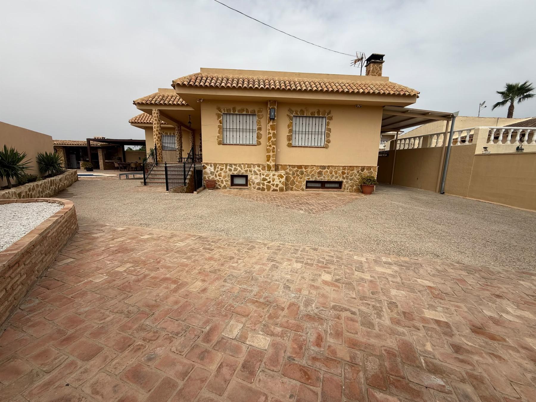 Venta de chalet en Orihuela Costa