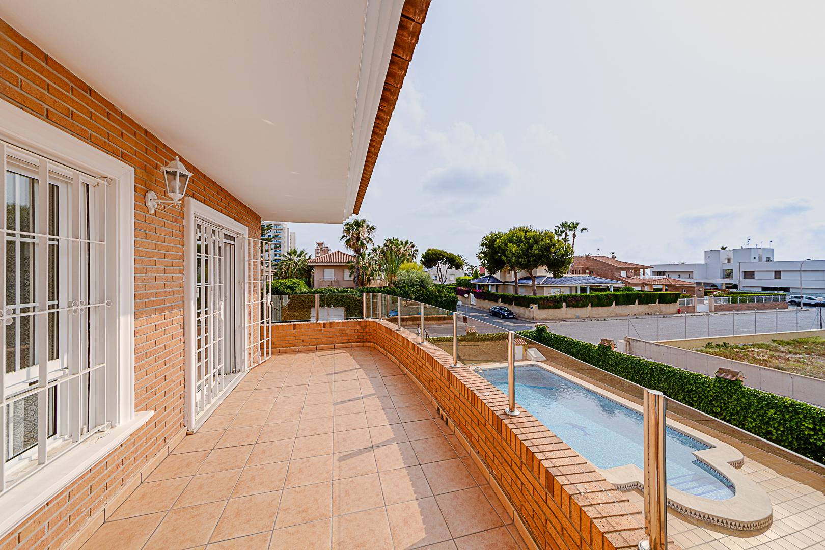 For sale of chalet in Torrevieja
