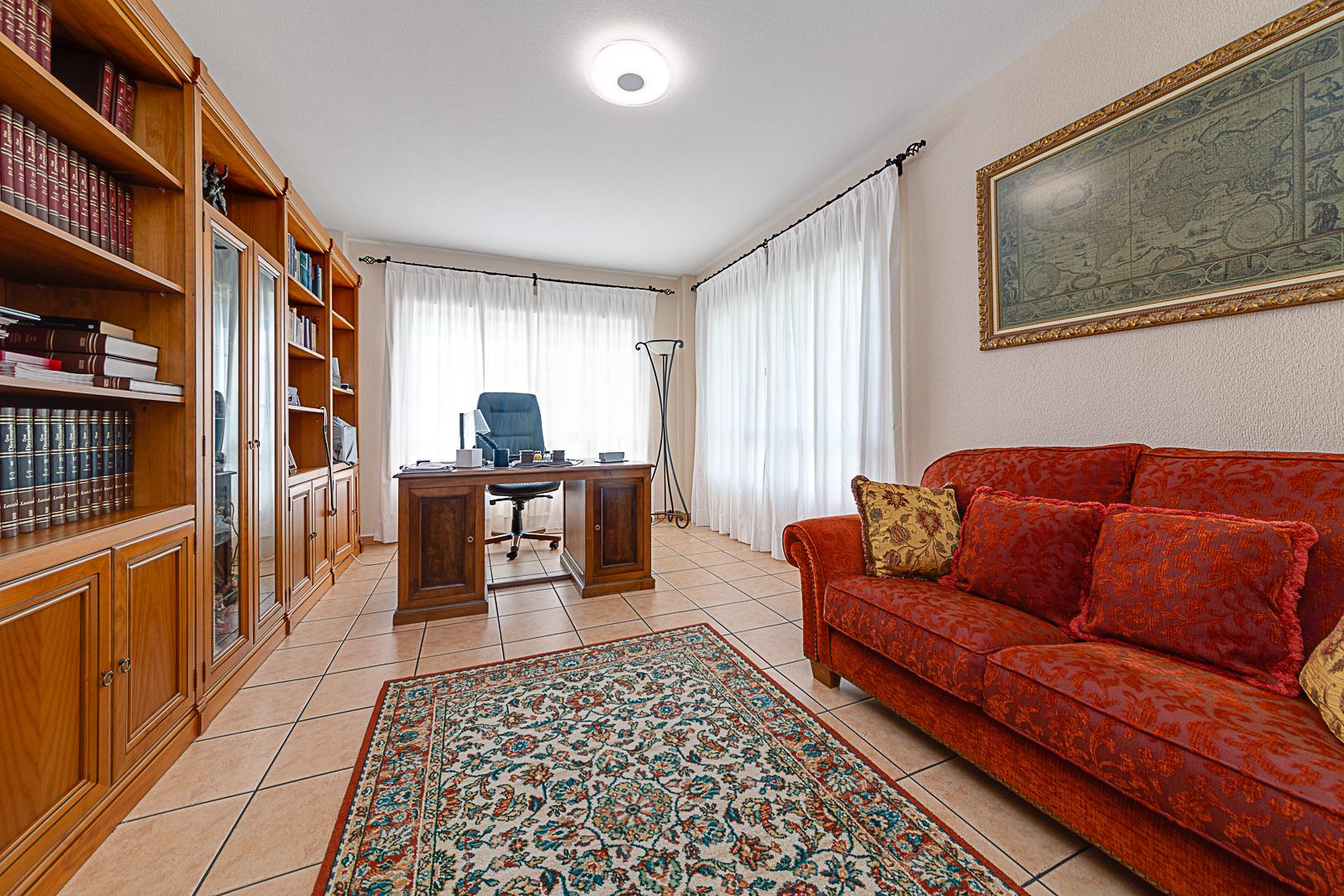 For sale of chalet in Torrevieja