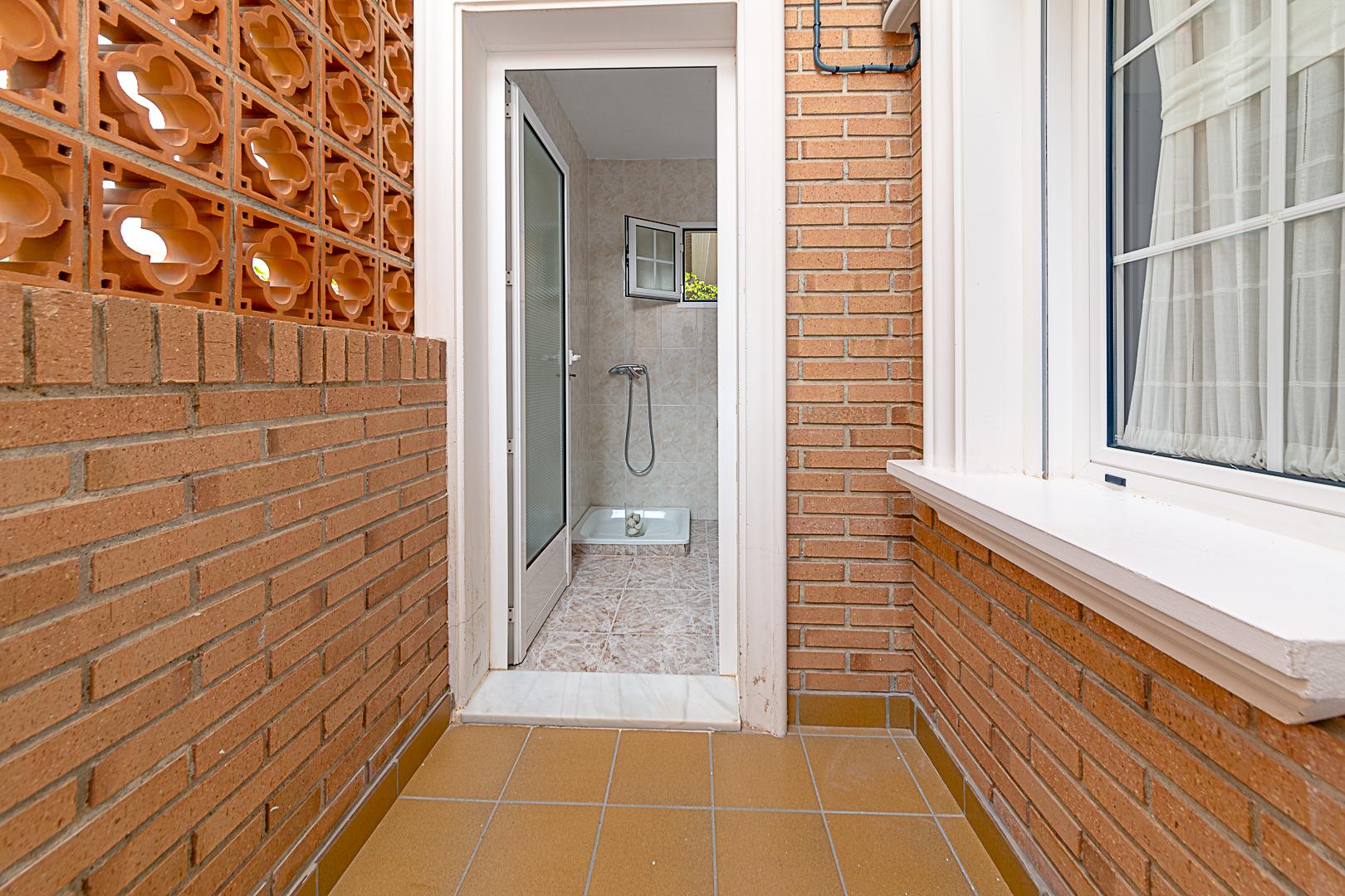 For sale of chalet in Torrevieja