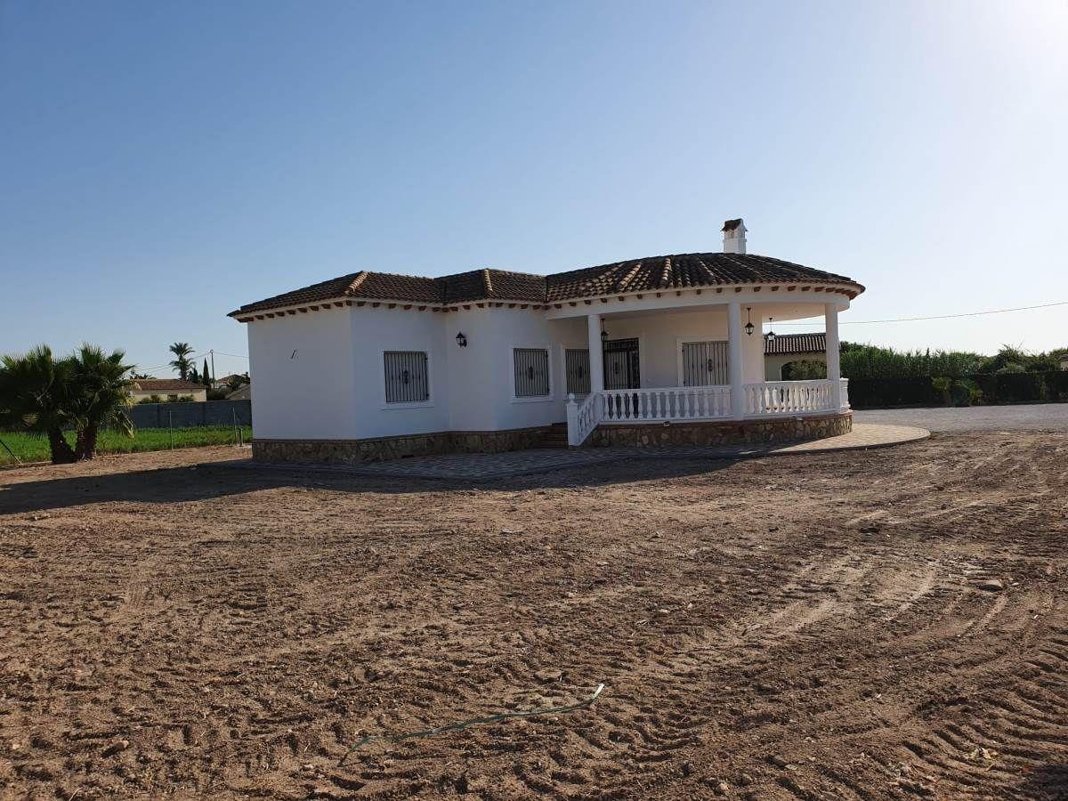 For sale of villa in Catral