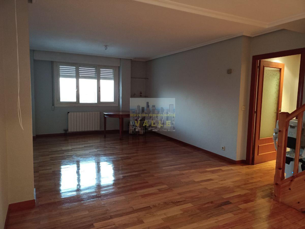 For sale of flat in Maliaño