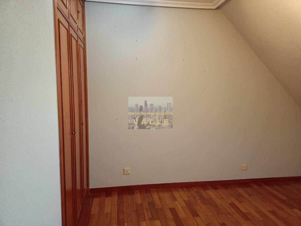 For sale of flat in Maliaño