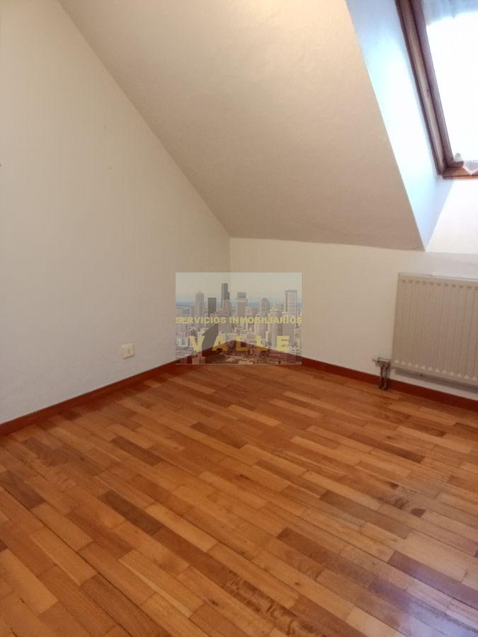 For sale of flat in Maliaño