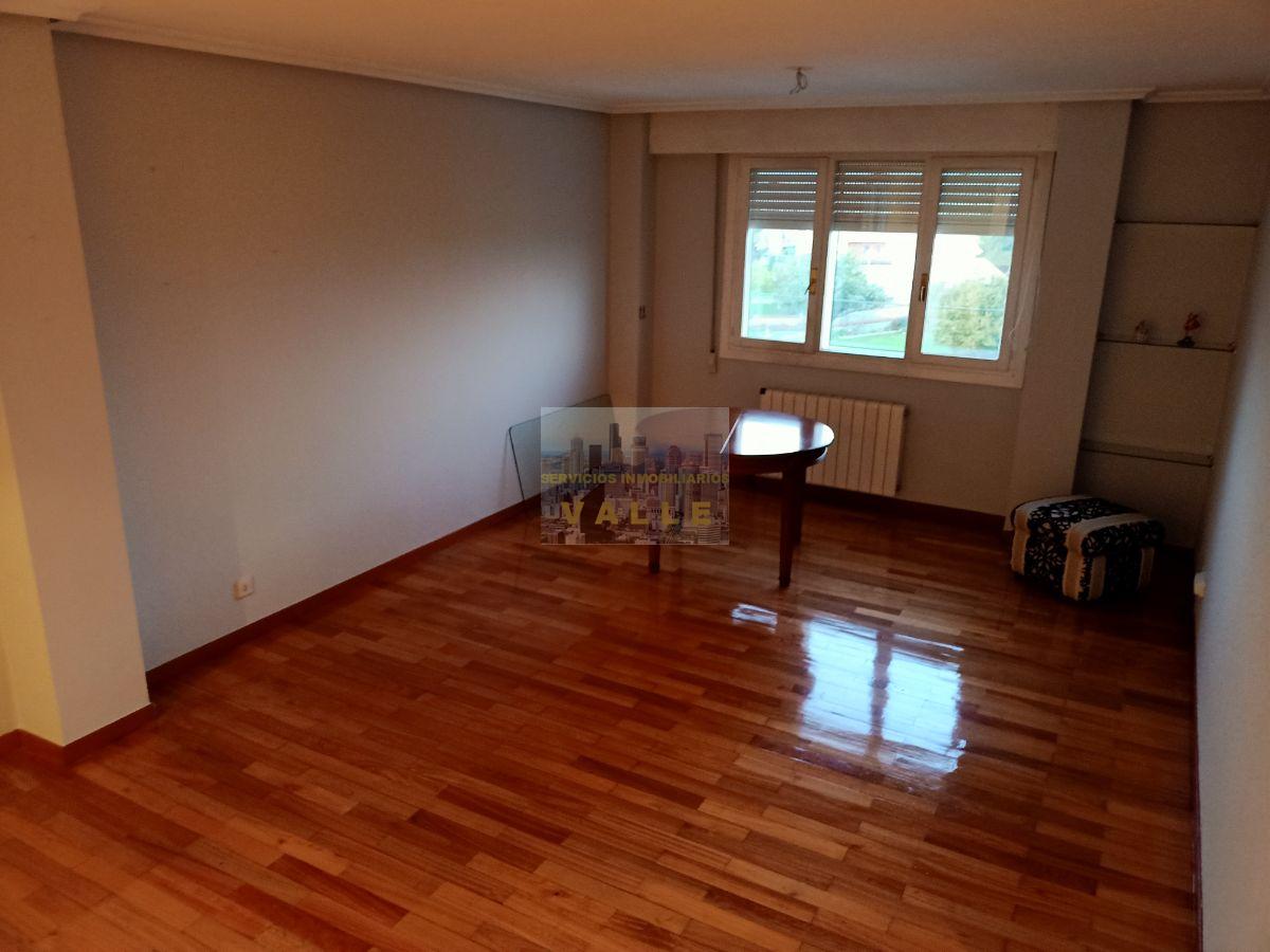For sale of flat in Maliaño