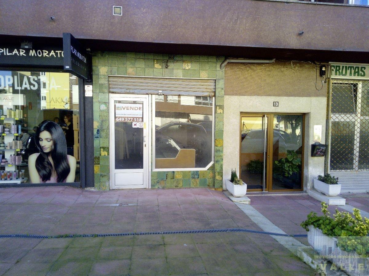 For sale of commercial in Santander