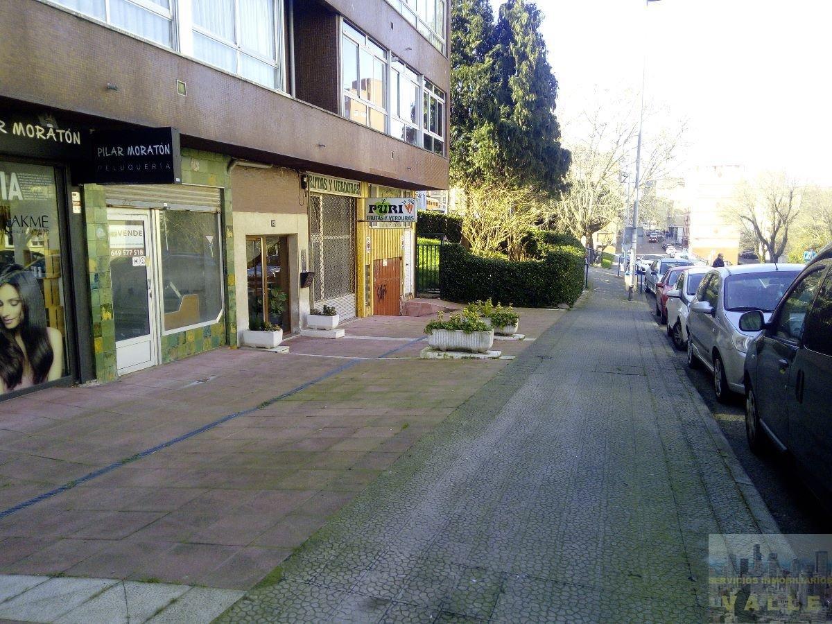 For sale of commercial in Santander