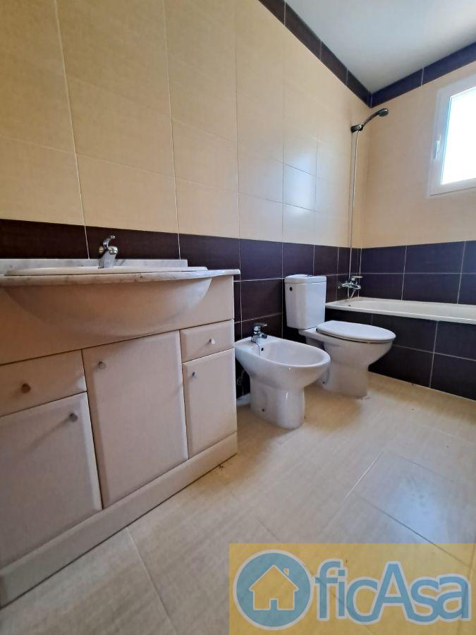 For sale of house in Almazora