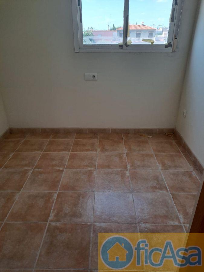 For sale of house in Almazora