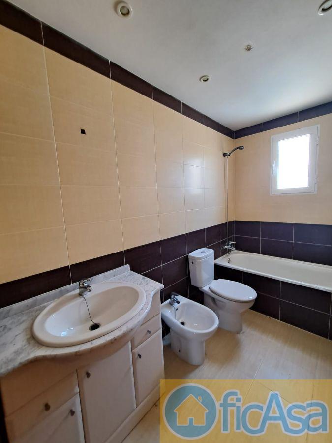 For sale of house in Almazora