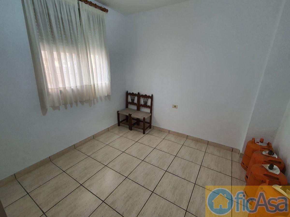 For sale of house in Almazora