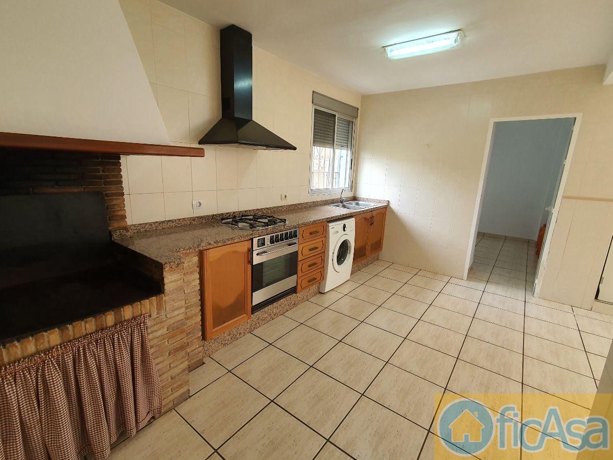 For sale of house in Almazora