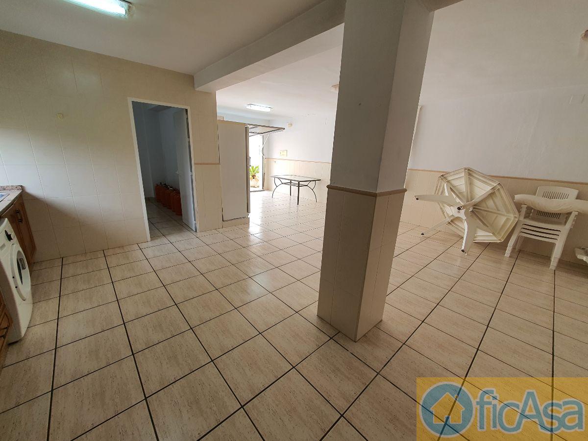 For sale of house in Almazora