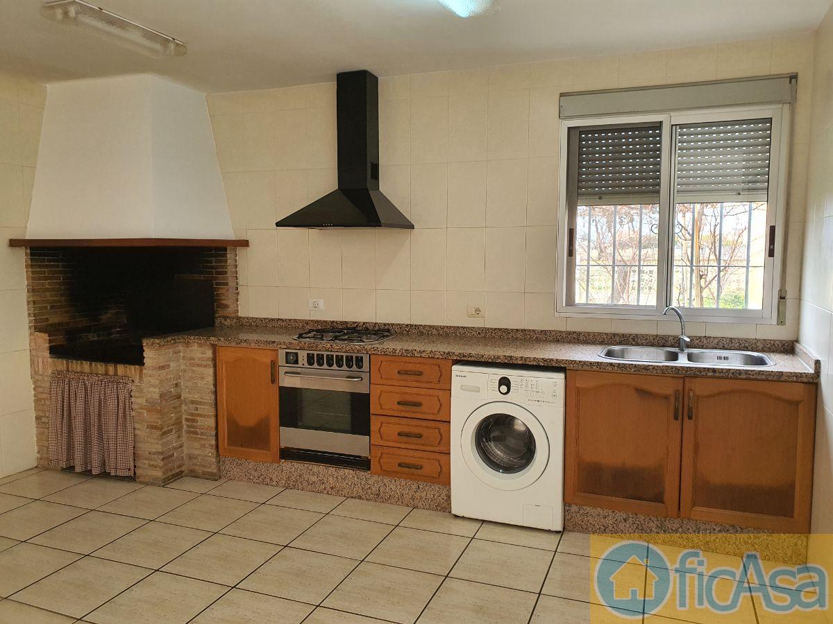 For sale of house in Almazora