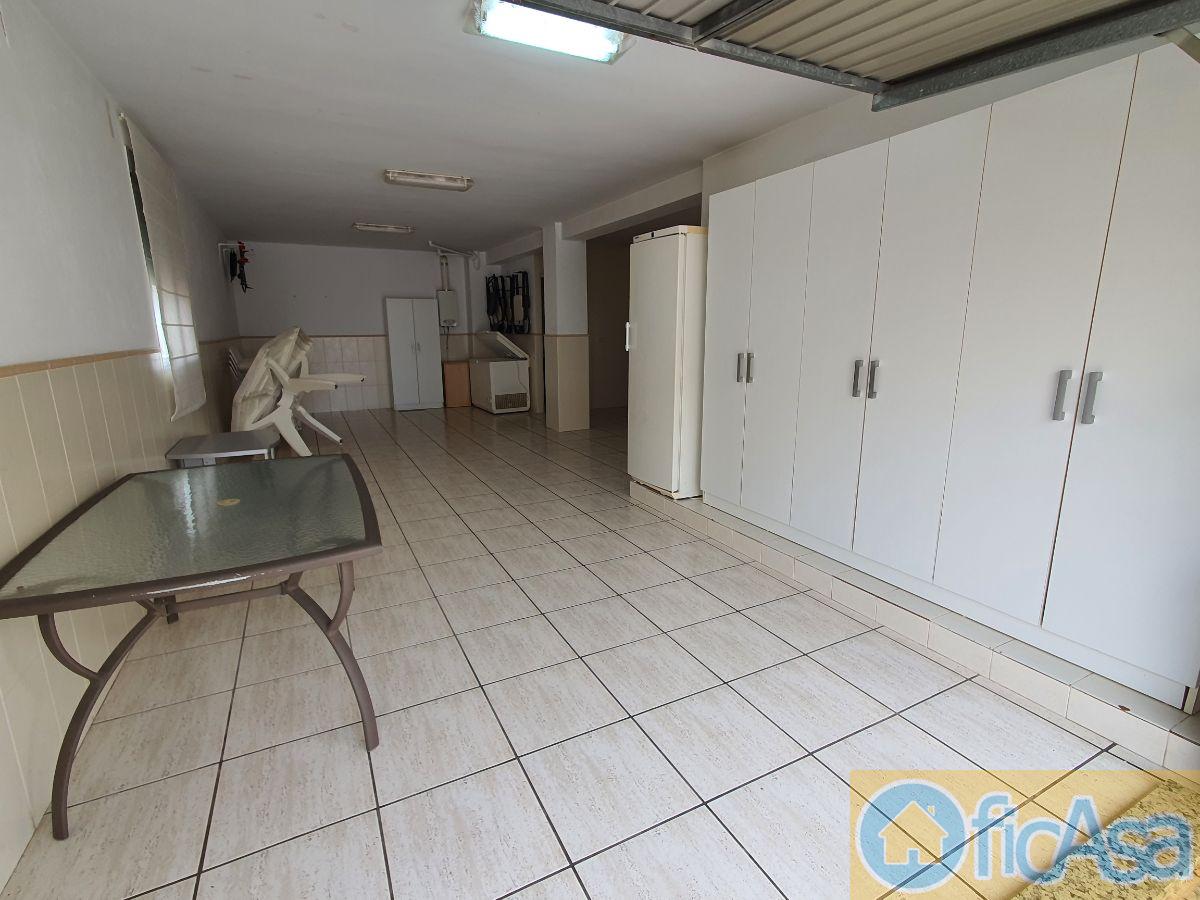 For sale of house in Almazora