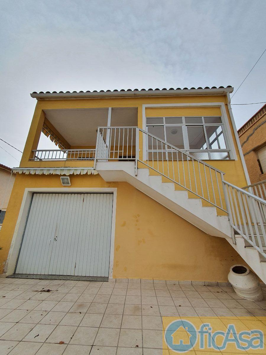 For sale of house in Almazora