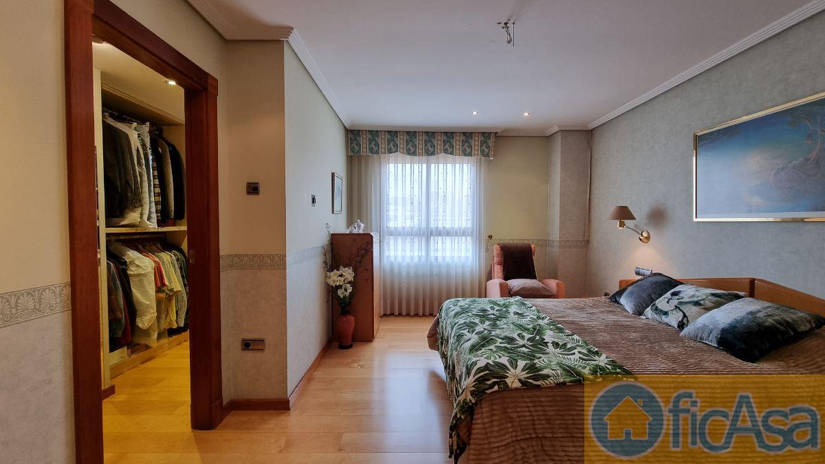 For sale of penthouse in Castellón