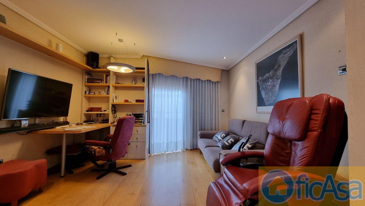 For sale of penthouse in Castellón