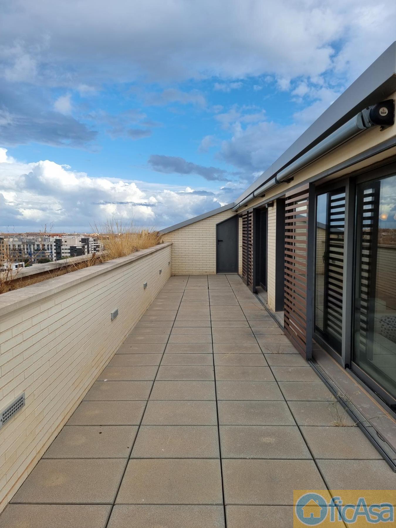 For sale of penthouse in Castellón