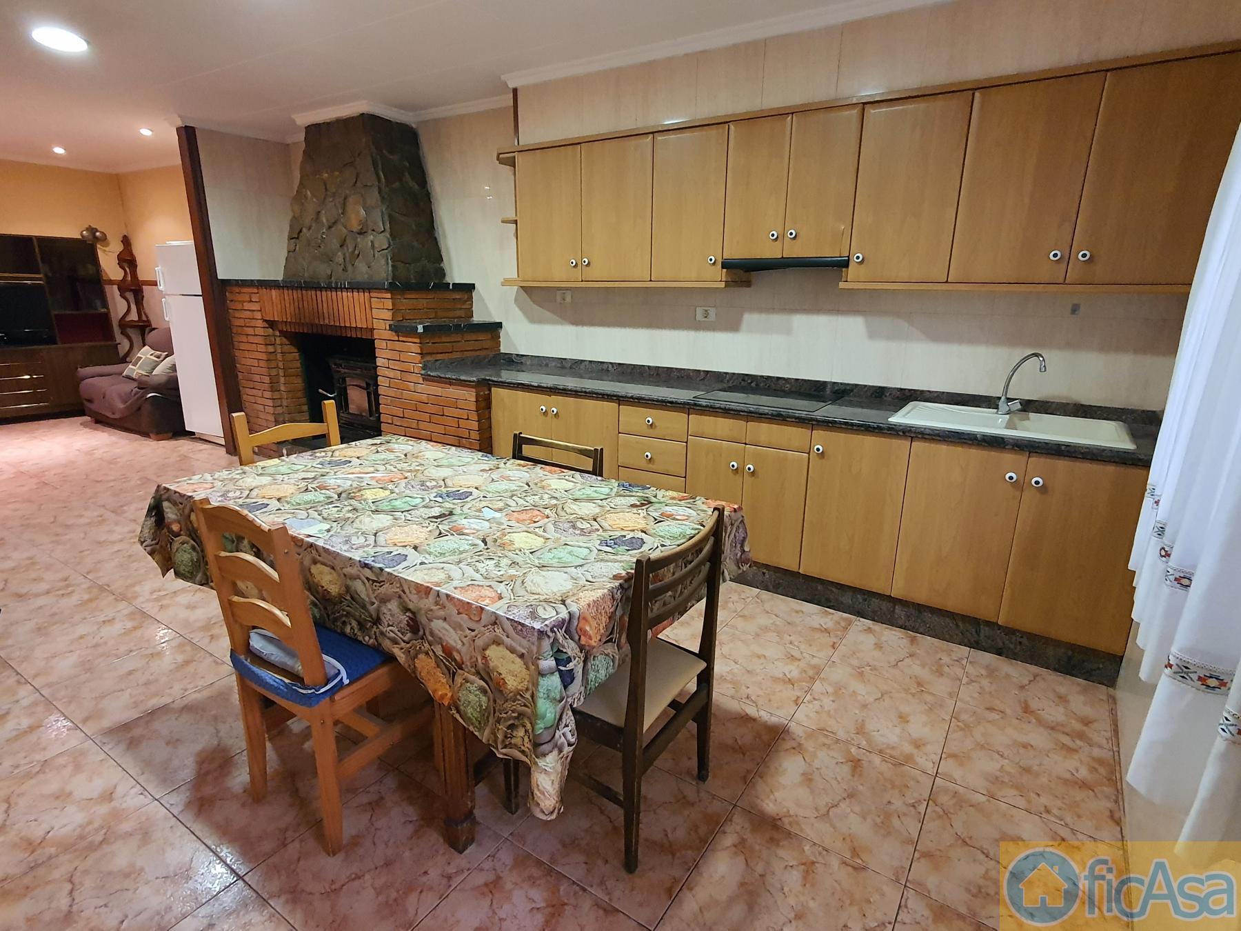 For sale of house in Almazora