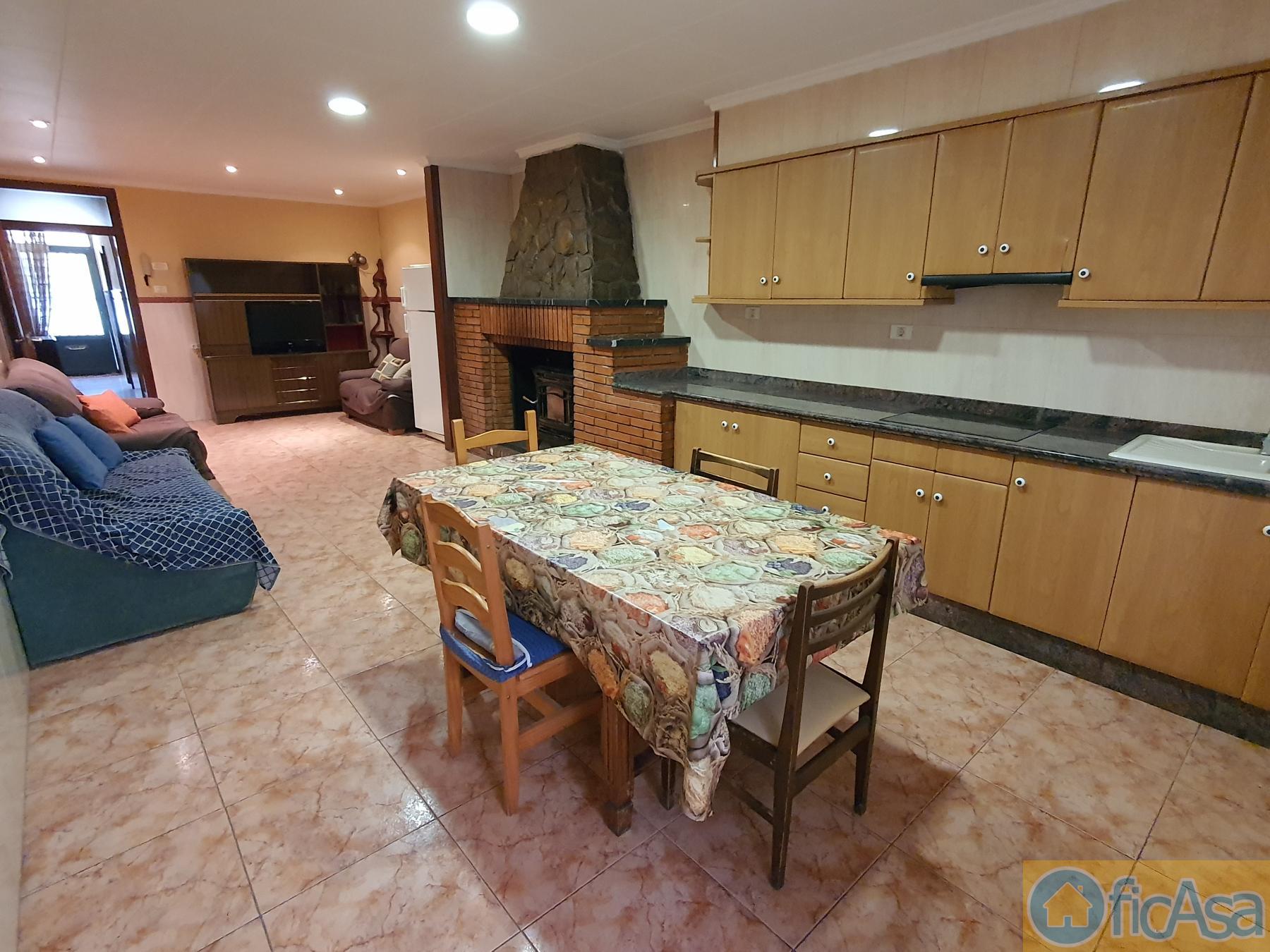 For sale of house in Almazora