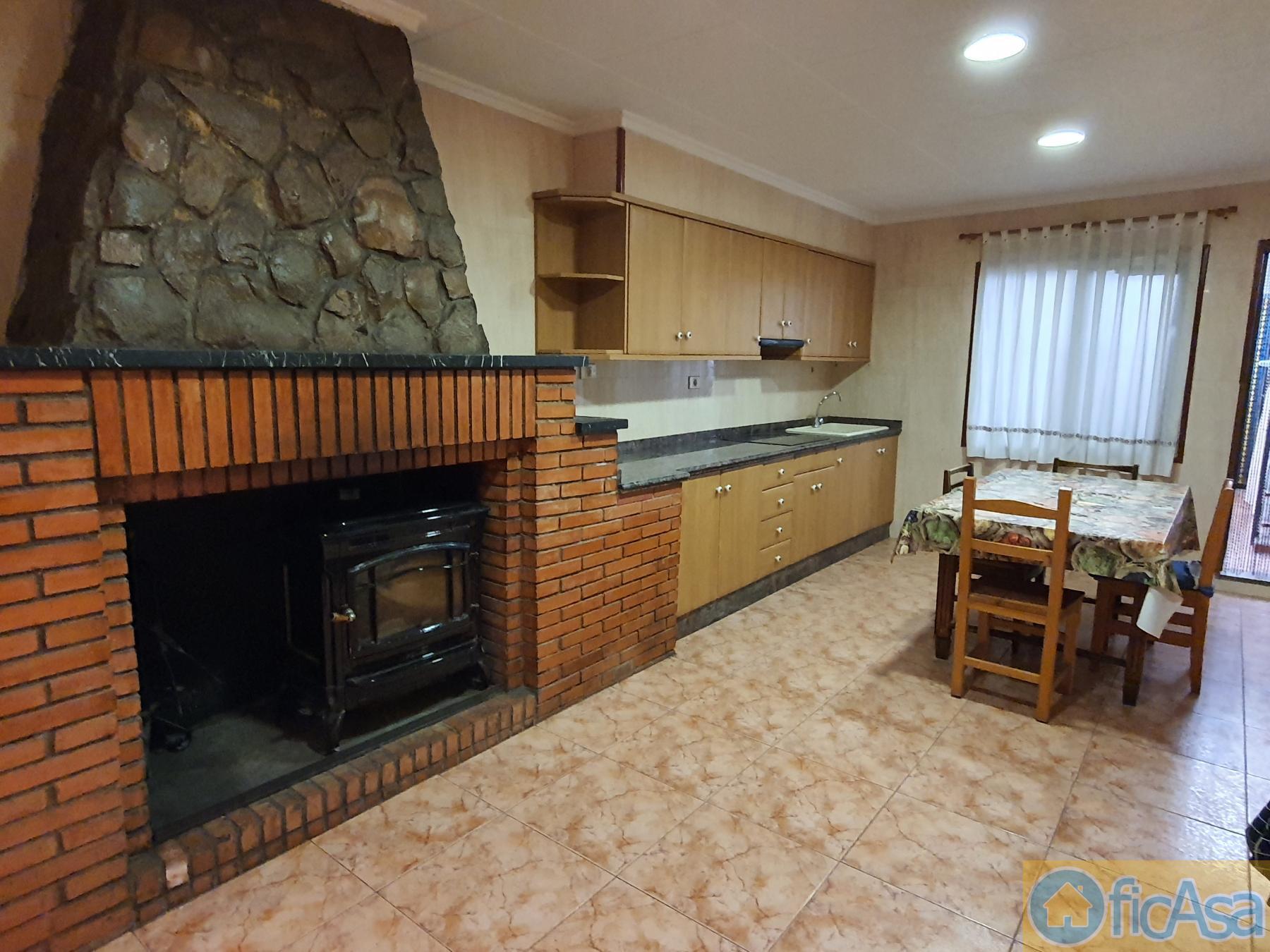 For sale of house in Almazora