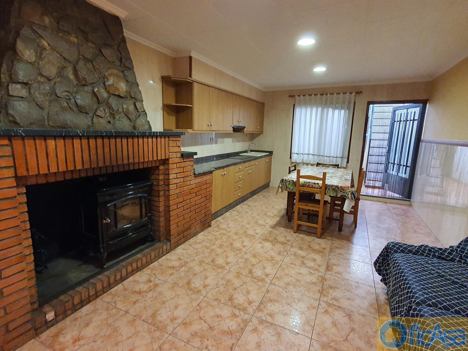 For sale of house in Almazora