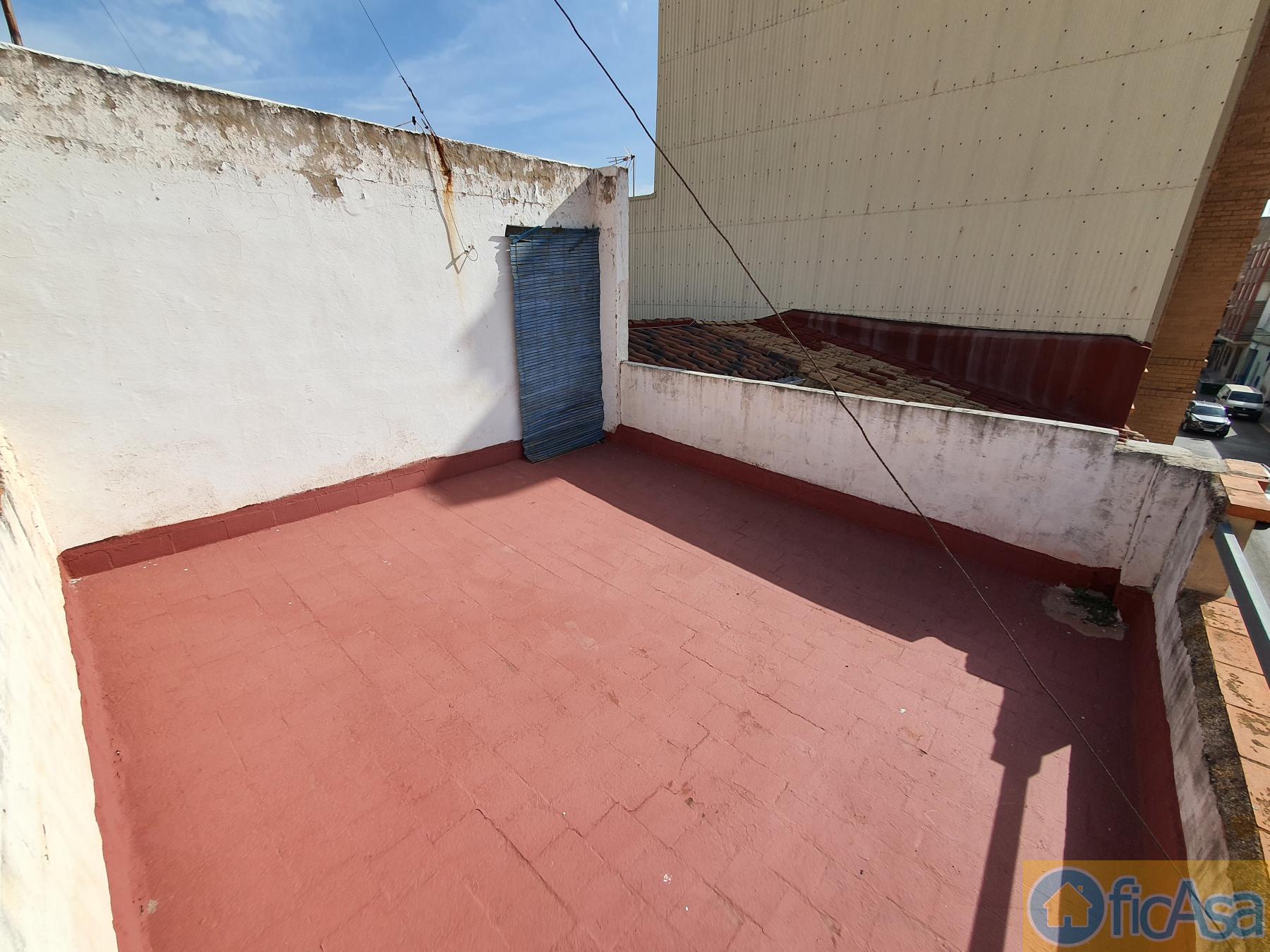 For sale of house in Almazora