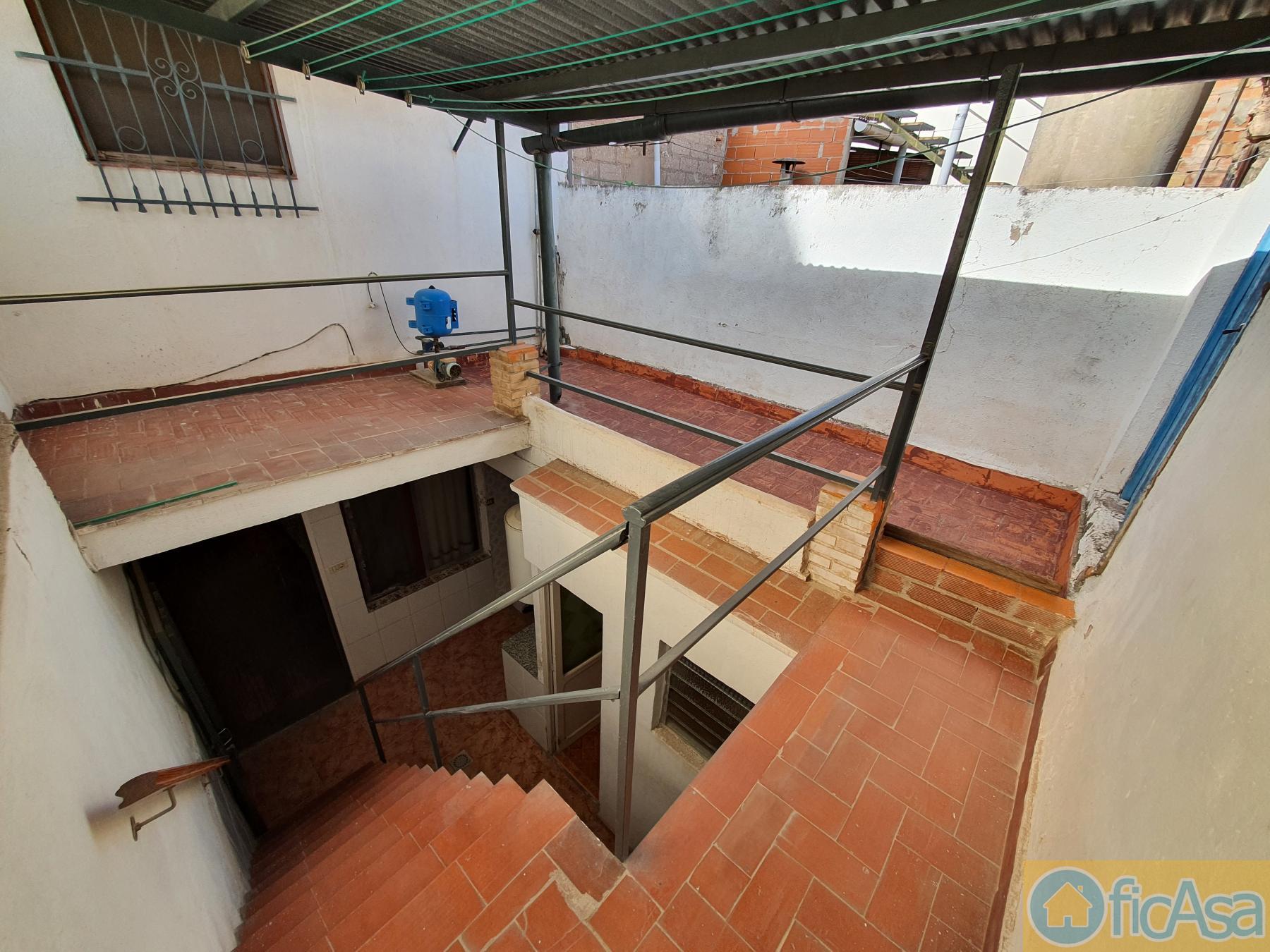 For sale of house in Almazora