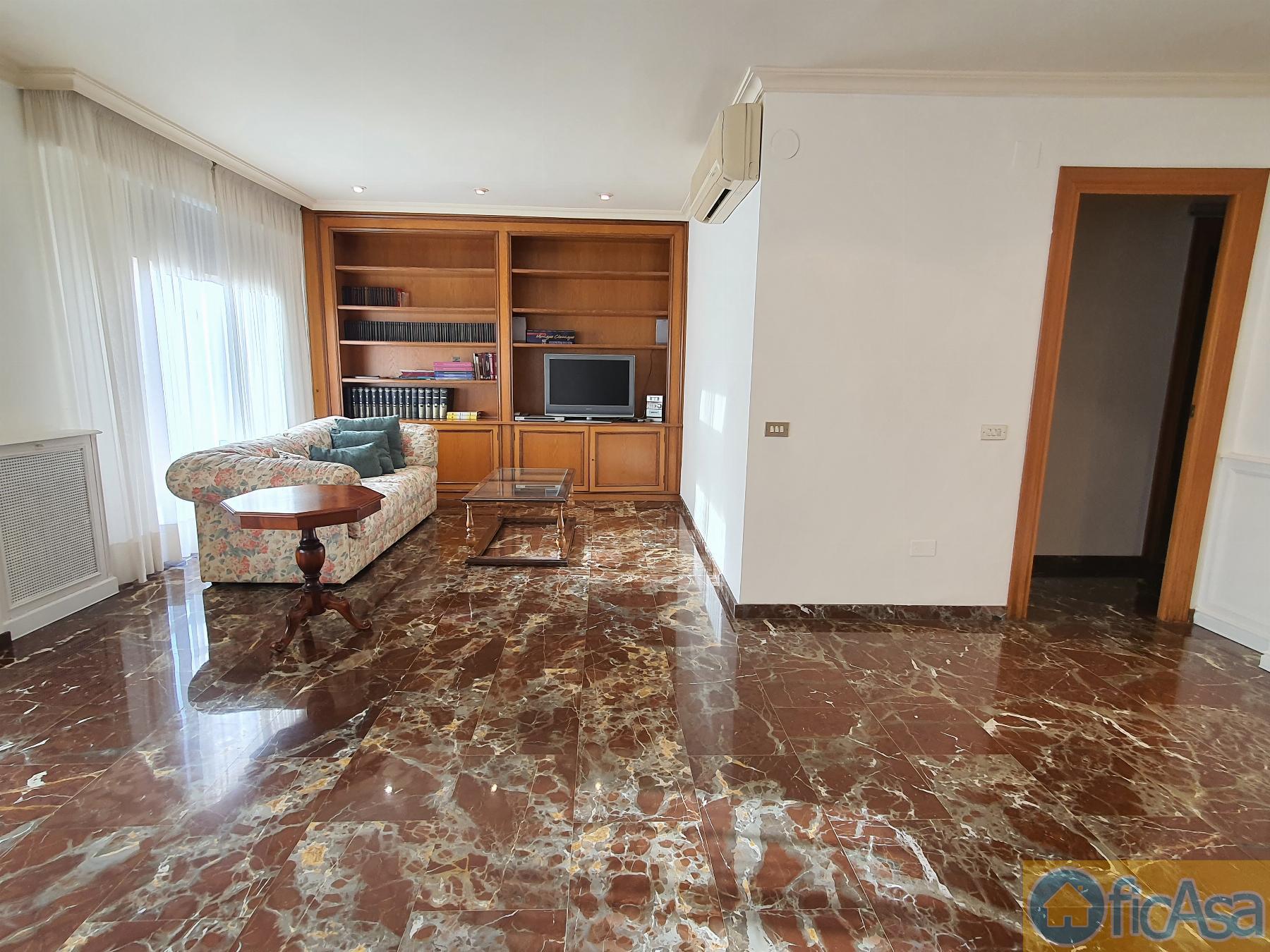 For sale of flat in Castellón