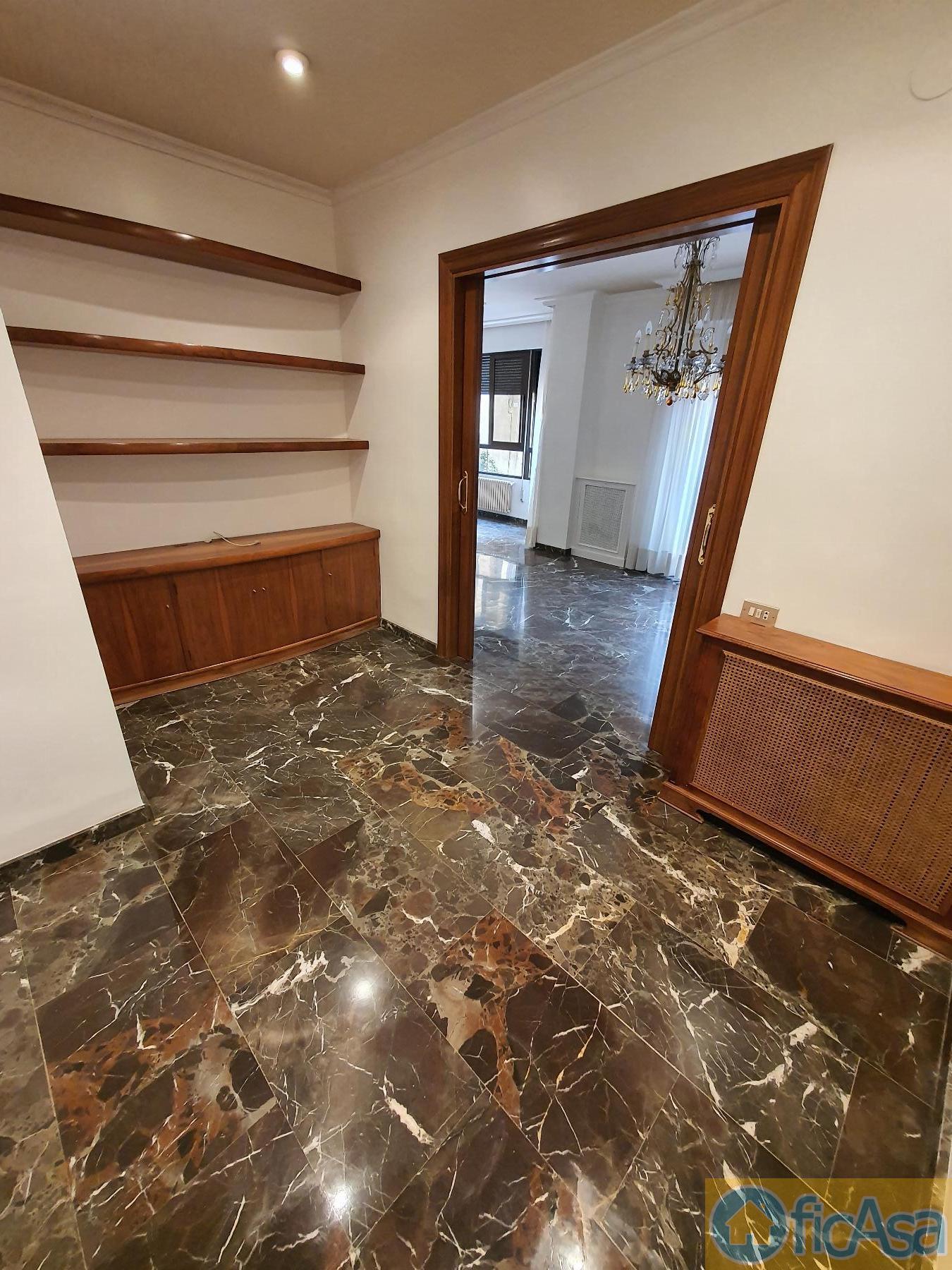 For sale of flat in Castellón