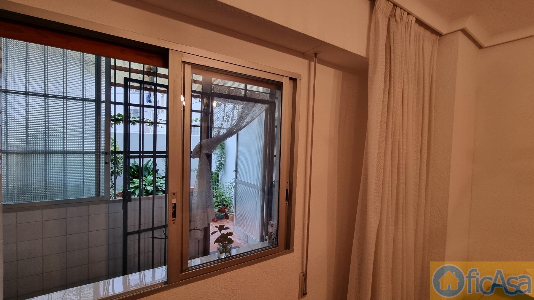 For sale of flat in Castellón