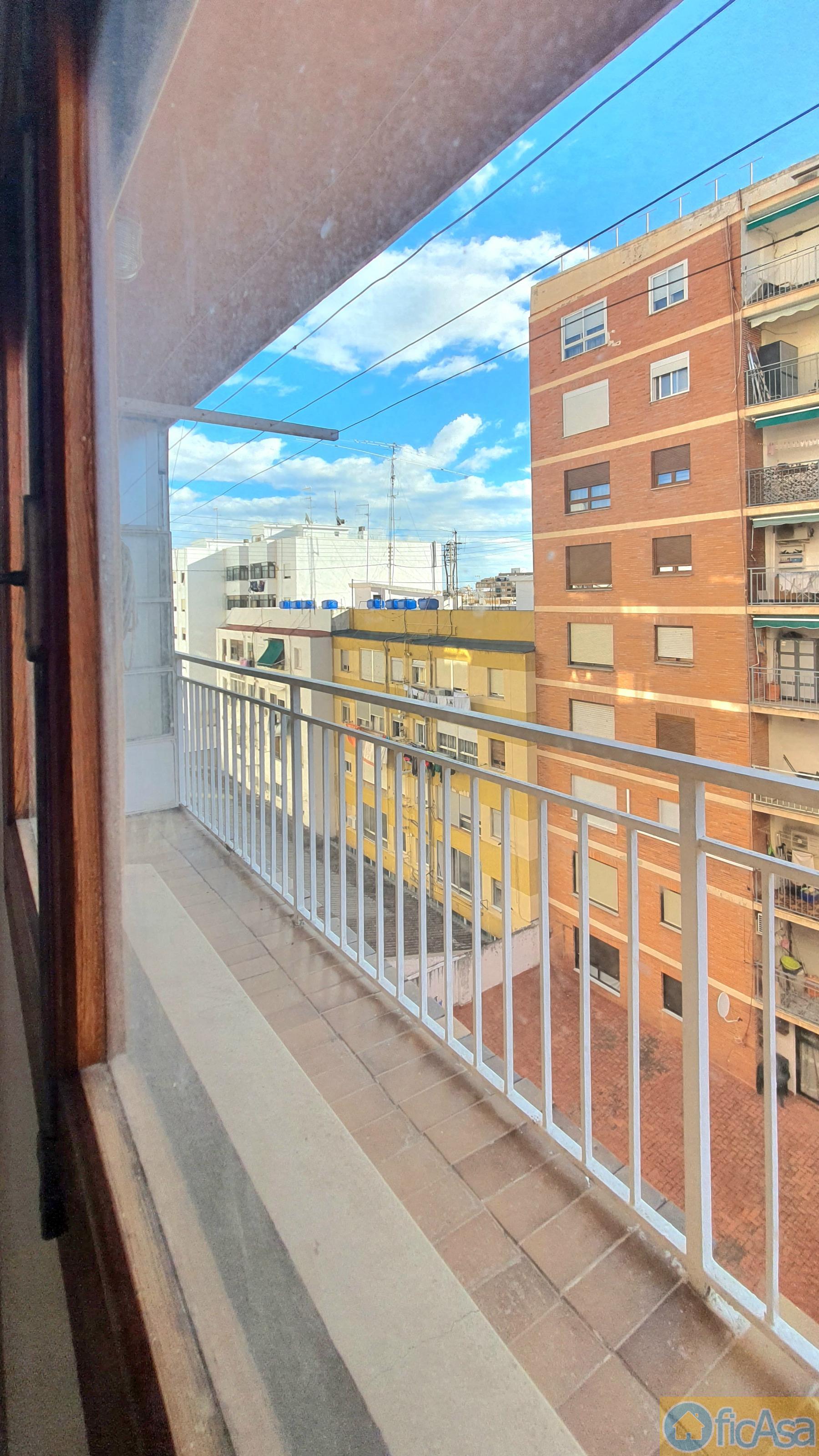 For sale of flat in Castellón
