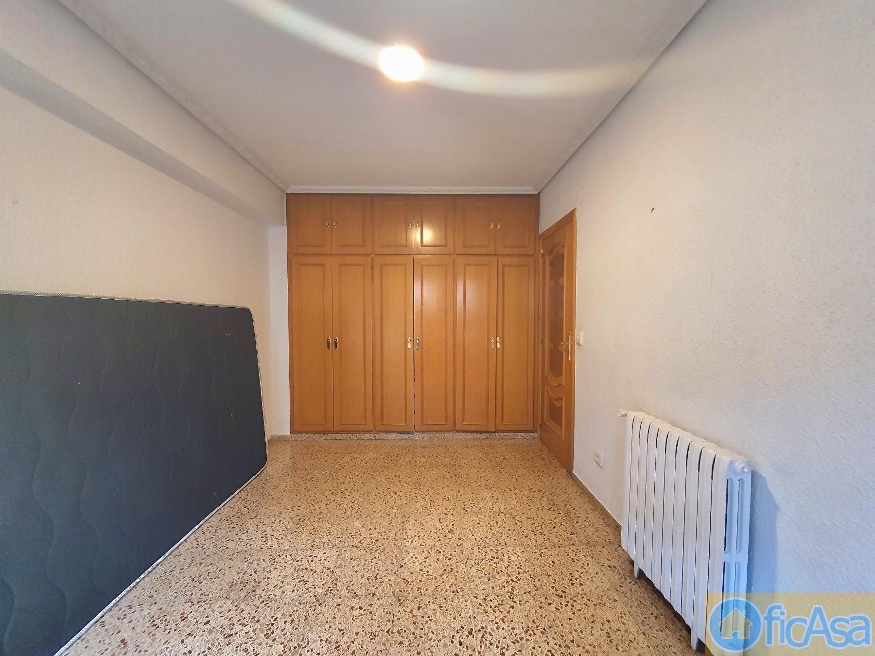 For sale of flat in Castellón