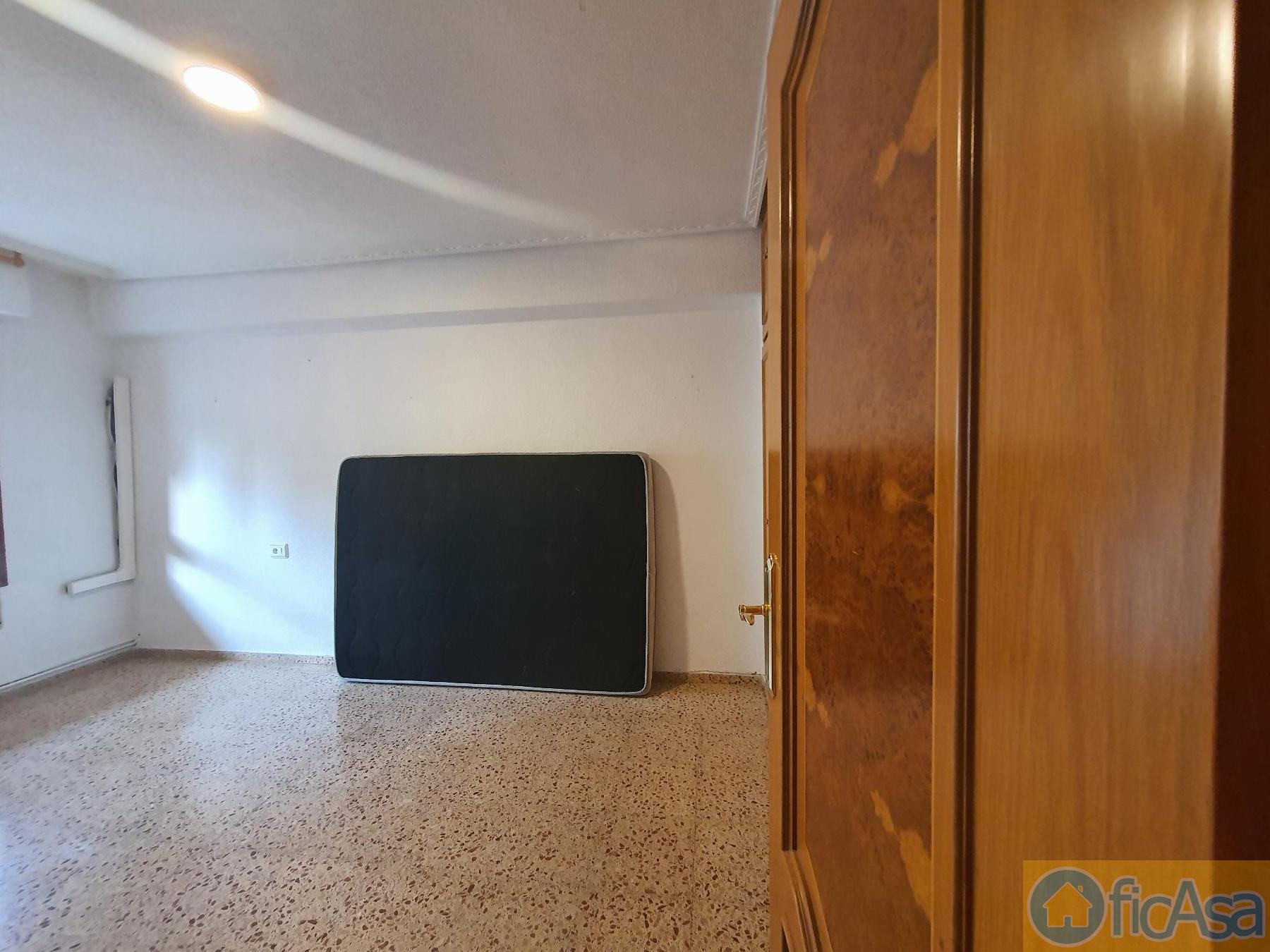 For sale of flat in Castellón