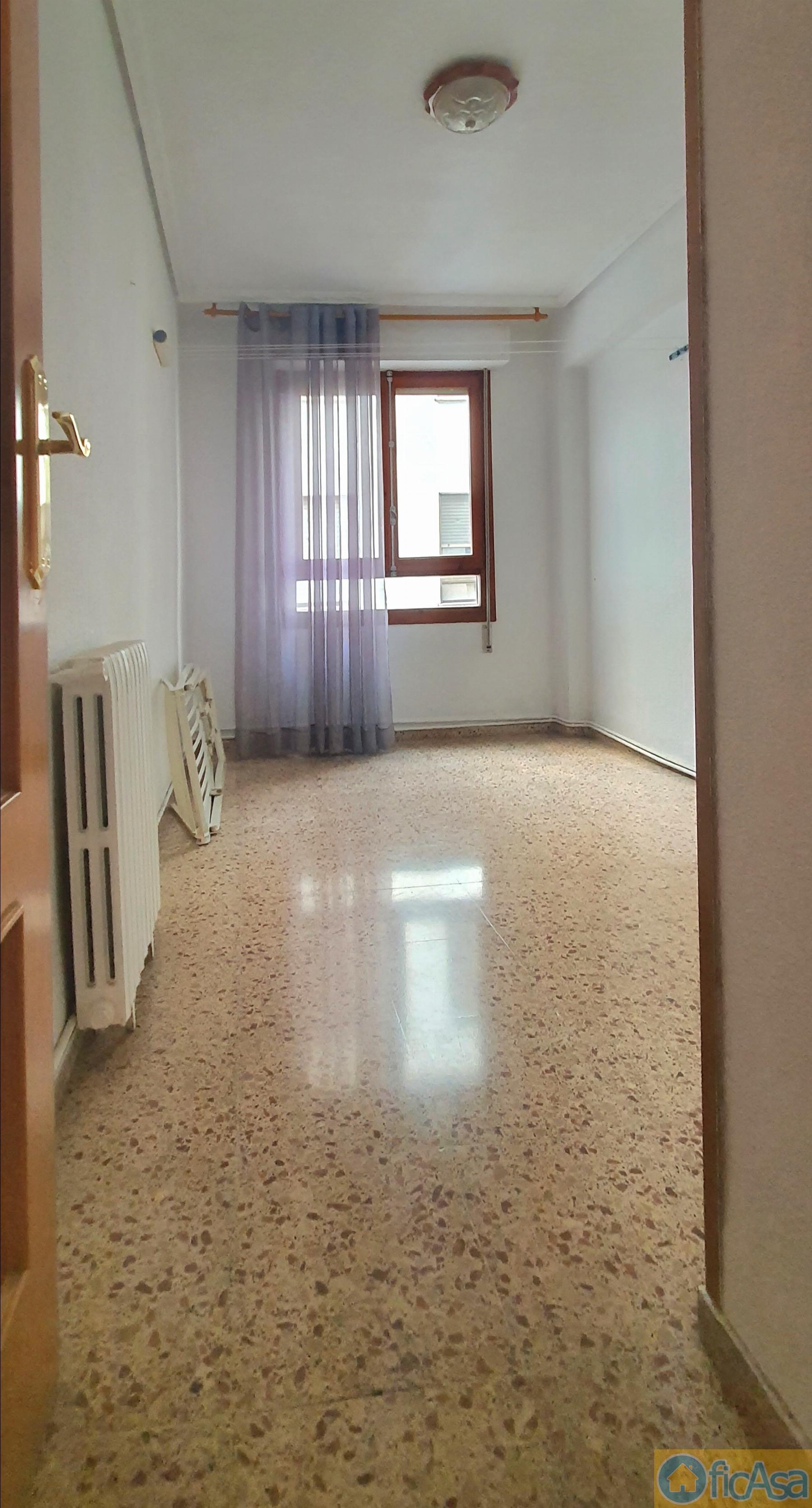 For sale of flat in Castellón